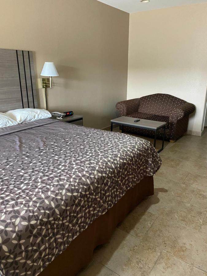 Los Fresnos Inn And Suites Esterno foto