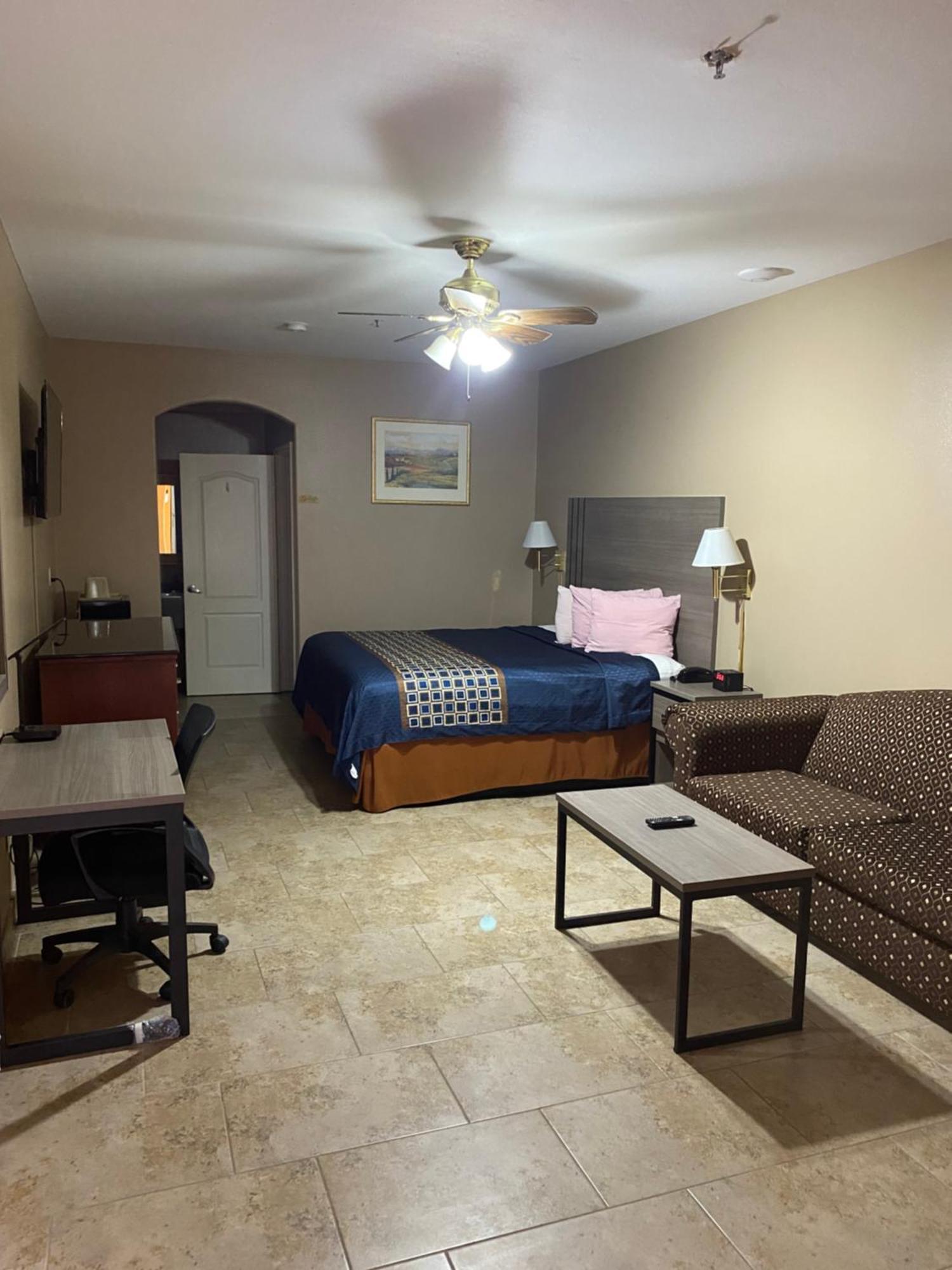 Los Fresnos Inn And Suites Esterno foto