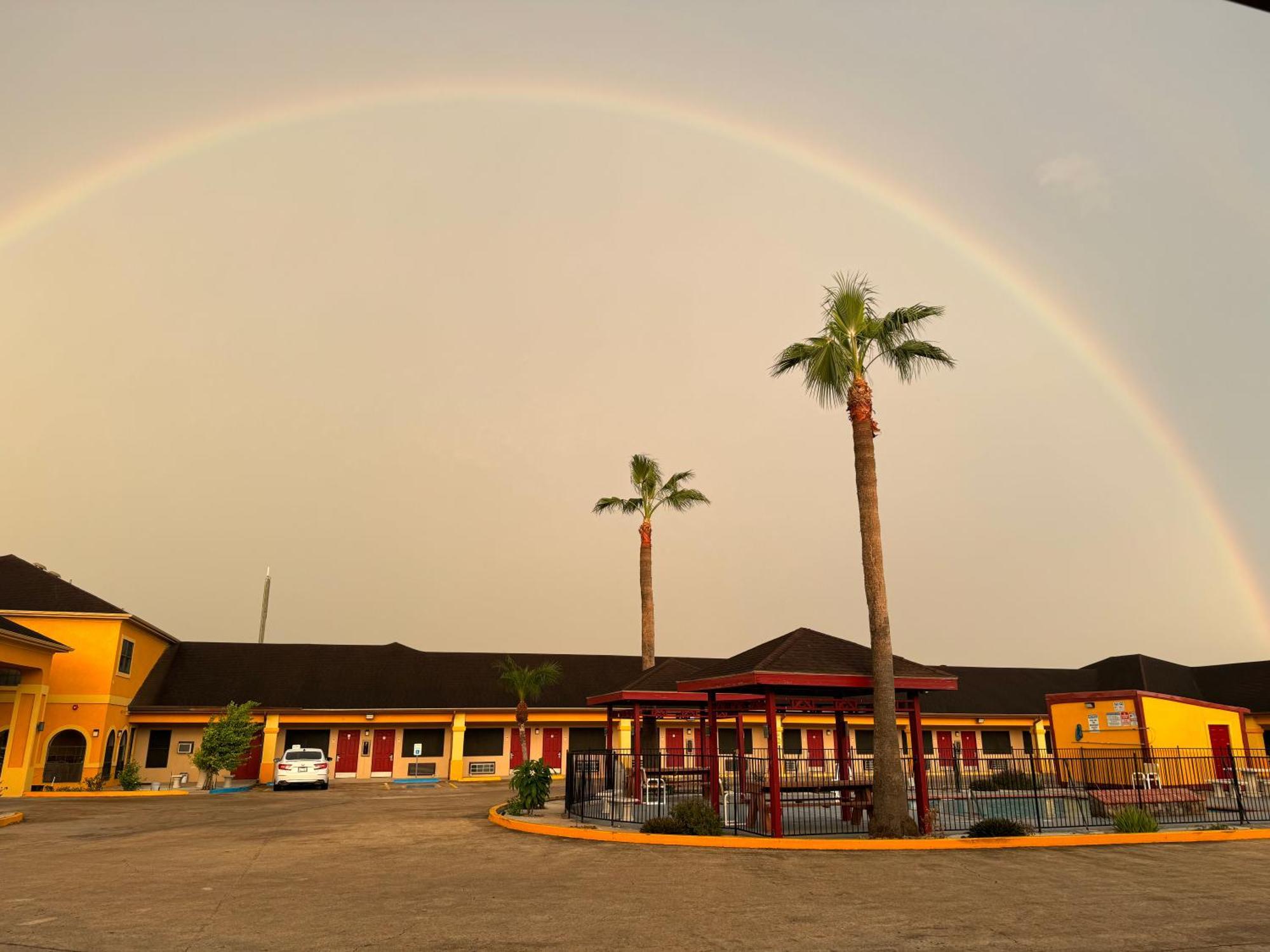 Los Fresnos Inn And Suites Esterno foto